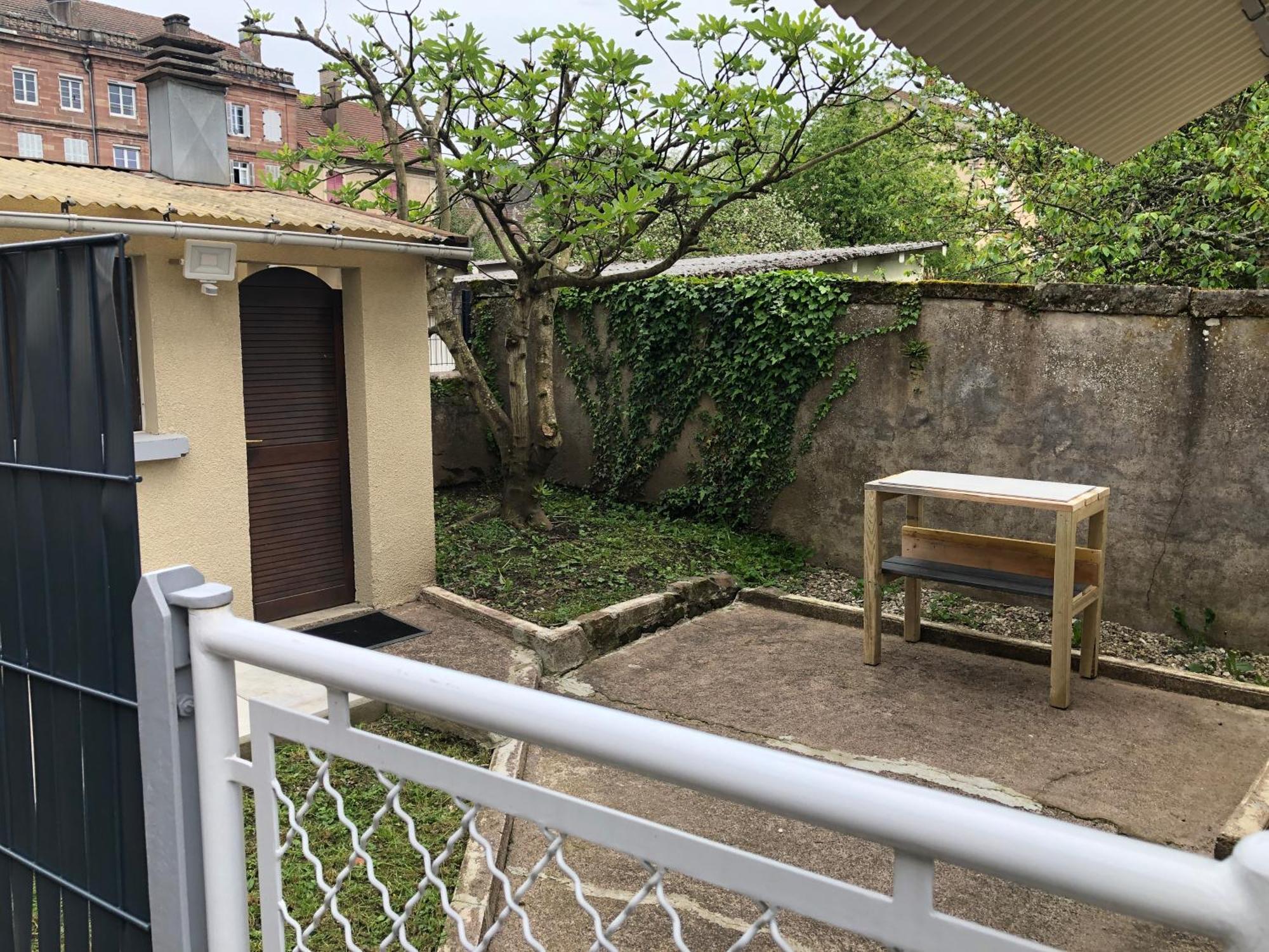 Apartamento Meubles Deco Fab - Plancha Luxeuil-les-Bains Exterior foto